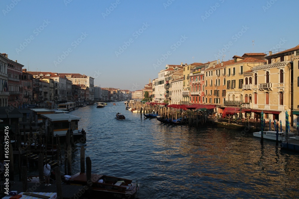 Obraz premium Morning view of Grand Canal from Rialto Bridge in Venice, Italy