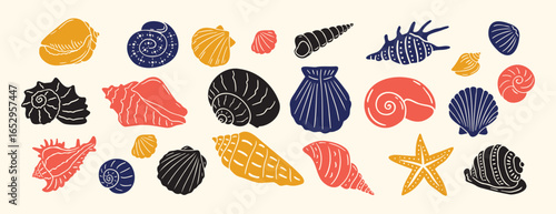 Sea shell, sink cartoon set. seashell aquatic mollusk doodle hand drawn icon set. Outline drawing line clipart symbol collection