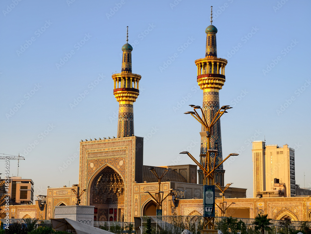 Fototapeta premium Mashhad, Iran - August 17, 2025: Pilgrims in the Courtyard of the Imam Reza Shrin