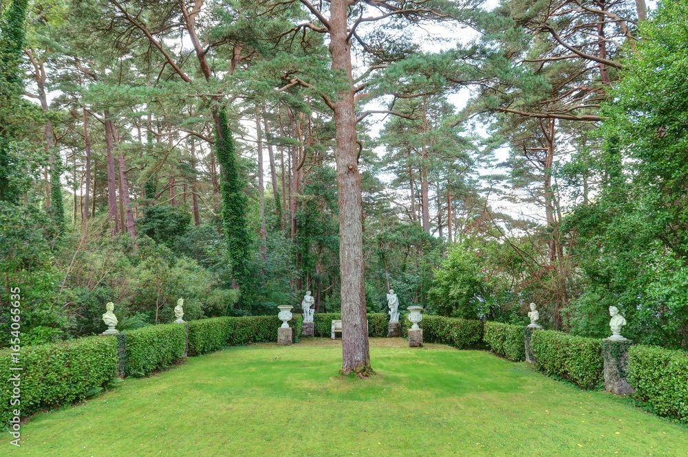 Naklejka premium château et jardins du parc national de Glenveagh