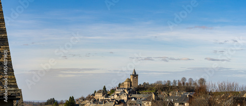Église Saint-Matthieu de Laguiole et son cimetière : un site emblématique sur les hauteurs de l’Aubrac