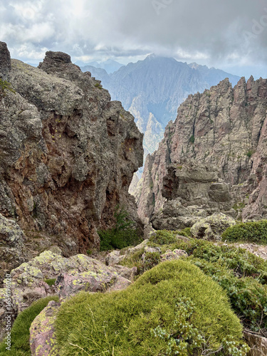 Montagnes corses sur le GR20 Nord entre Ortu di U Piobbu et Carrozzu