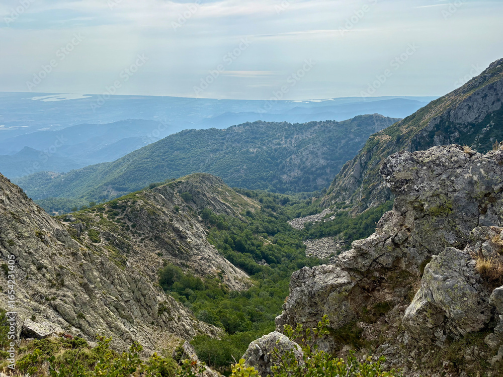 Fototapeta premium Paysage montagneux sur le GR20 Sud entre Prati et Usciolu