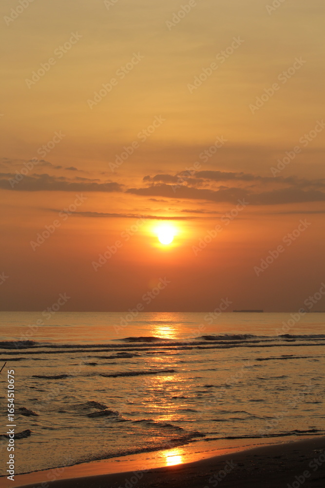 Fototapeta premium sunset over the sea