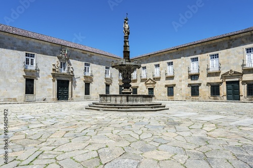 Largo do Paco, Archiepiscopal palace court with the Chafariz dos Castelos, Braga, Minho, Portugal