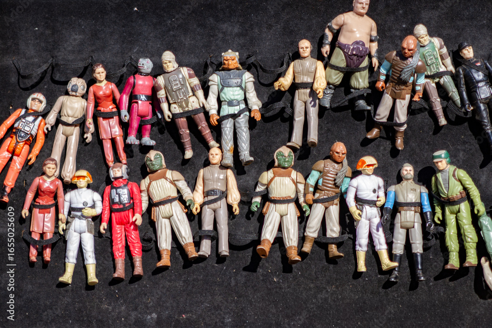 Naklejka premium Vintage Star Wars Action Figures Collection on Display 