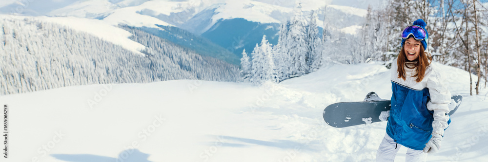 Obraz premium Snowboarder Smiling in Winter Landscape Wide Banner