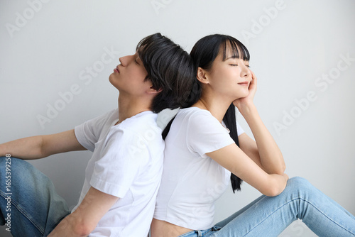 アジアの若い男女の美容に関するポートレート