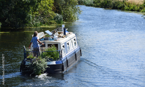 Foto Narrowboat  - Canal Boat on the river Ouse at Houghton Cambridgeshire