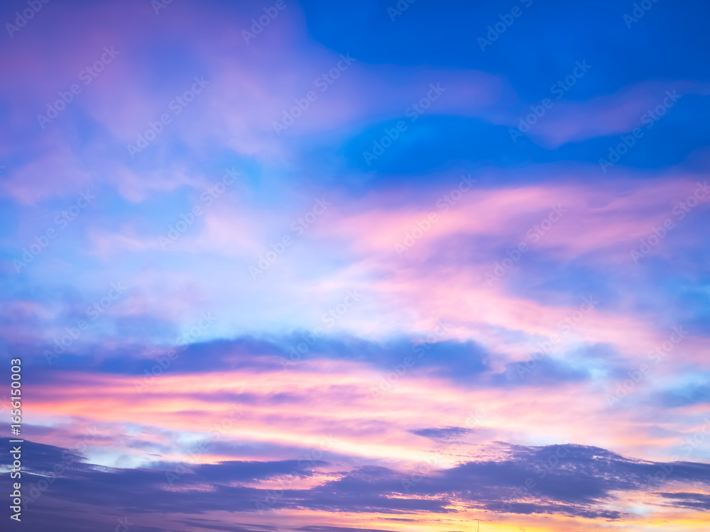 Obraz premium 赤焼けに染まる雲