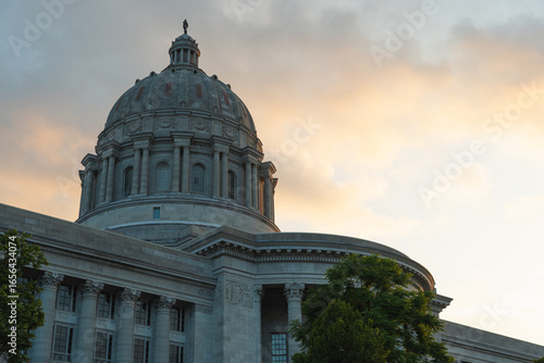Konstfotografi Sunset Behind the Missouri State Capitol Building in Jefferson City