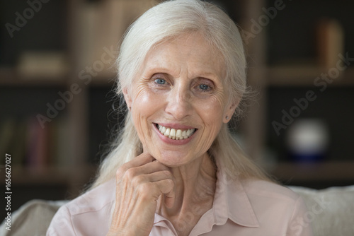 Valokuvatapetti Aging with confidence