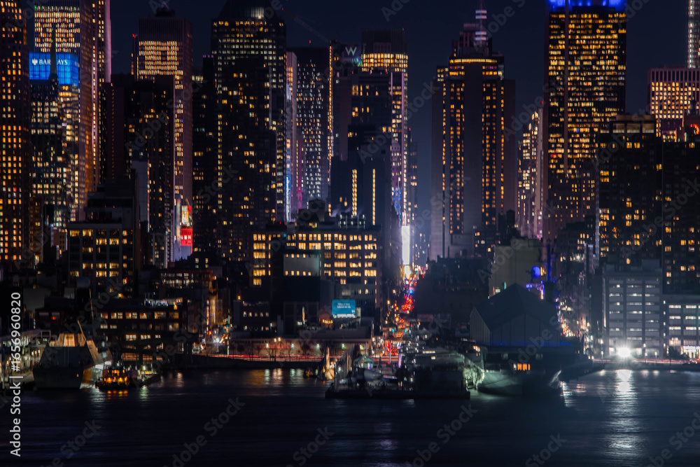 Naklejka premium Night view of the NYC skyline