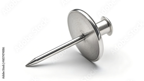single-thumb-tack-with-isolated-background