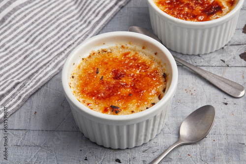 Obraz na plátně Crème brûlée French style