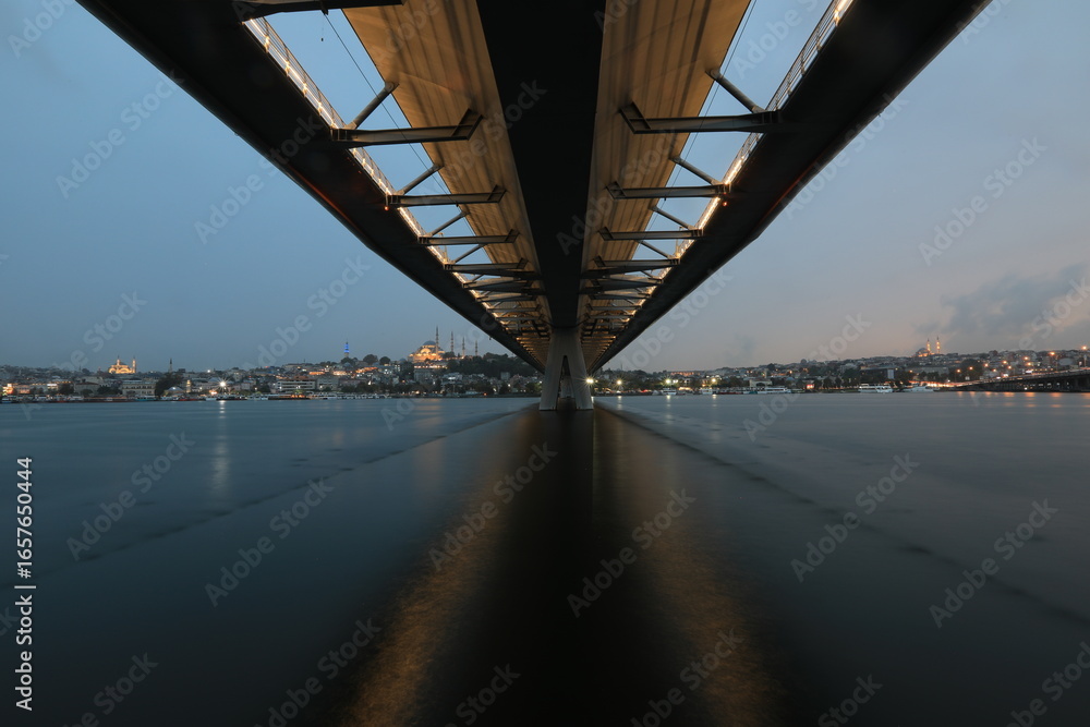Fototapeta premium Golden Horn metro bridge and its view