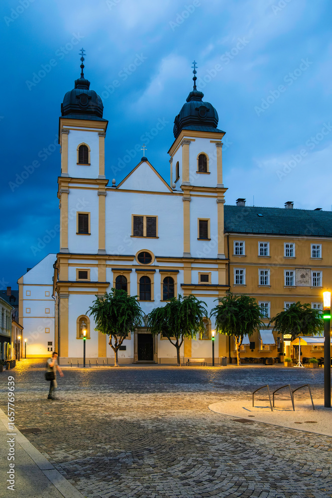 Naklejka premium Piaristenkirche St. Franz Xaver, Kulturhauptstadt 2026, Trenčín, Slowakei