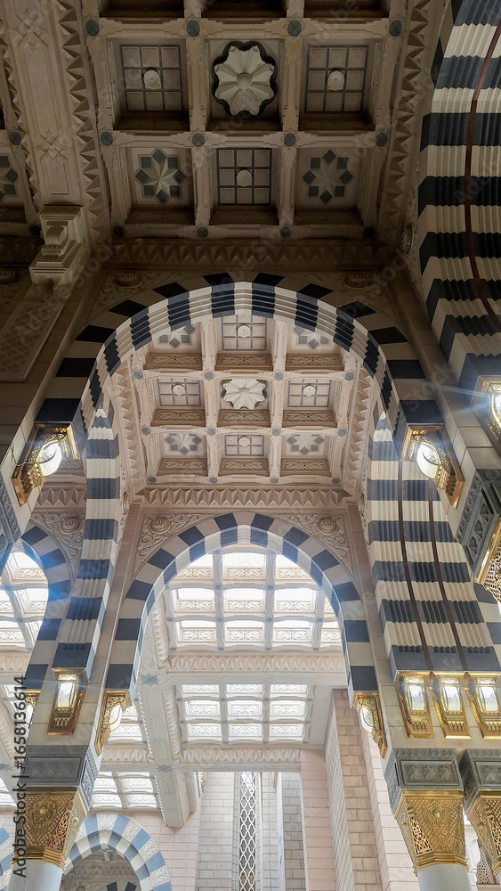 Fototapeta premium Interior architecture of the Masjid an-Nabawi, Medina