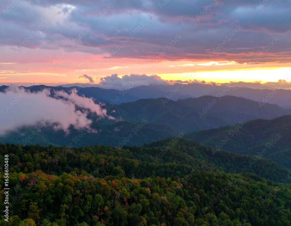 Naklejka premium Mountain sunset view (2)