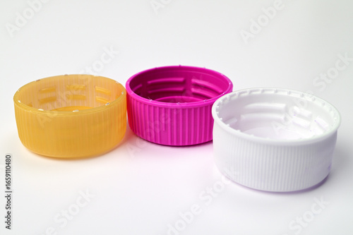 ペットボトルキャップを3つ並べて03