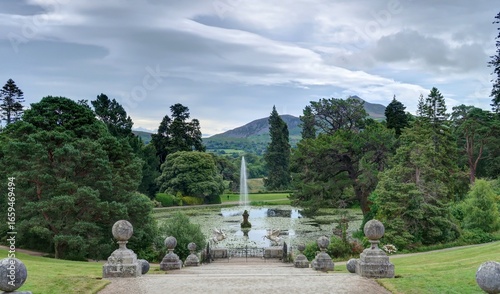 Wallpaper Mural parc, jardin et château dans le Comté de Wicklow en Irlande  Torontodigital.ca