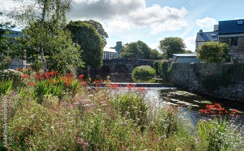 Wallpaper Mural dans les rues de la ville de Westport en Irlande Torontodigital.ca