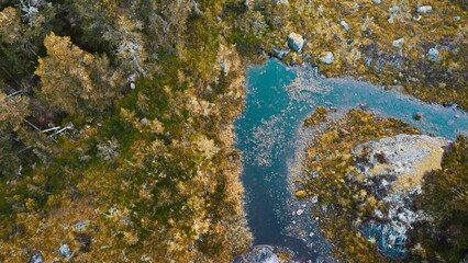 Keuken achterwand Bosrivier Turquoise rivier door Noors bos  © Matemato
