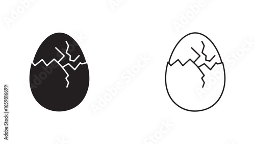 Broken eggshell icon with transparent background