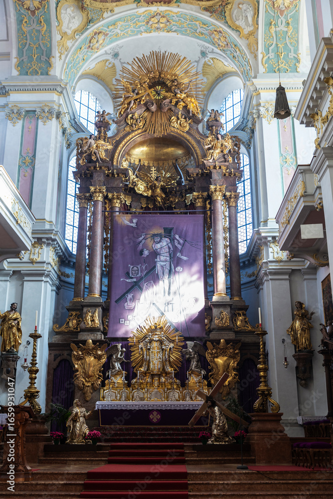 Fototapeta premium St. Peter Church in Munich, Germany