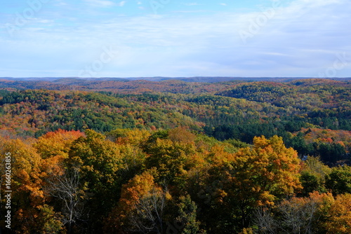 Foto Scenic Autumn Landscape of Algonquin Provincial Park, Muskoka in Ontario, Canad