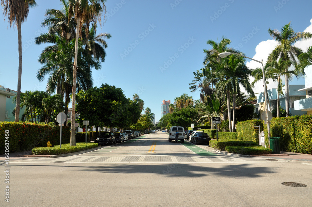 Fototapeta premium Miami Beach - sSouth Beach streets