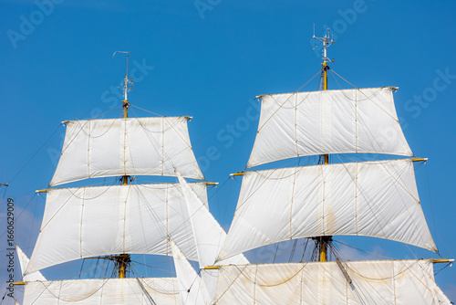 Obraz na plátne Ocean liner or Sea sailing ship concept, Selective focus of white boat canvas wi