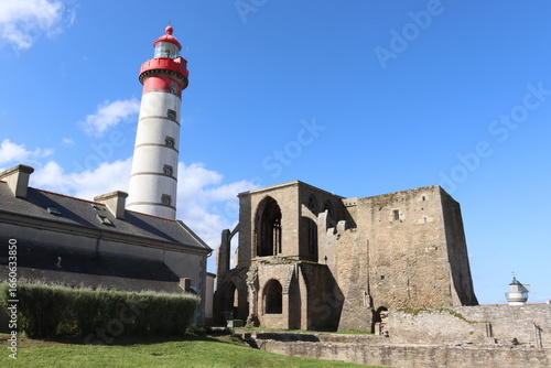 Wallpaper Mural pointe, saint-mathieu, Finistère, phare, vestiges Torontodigital.ca