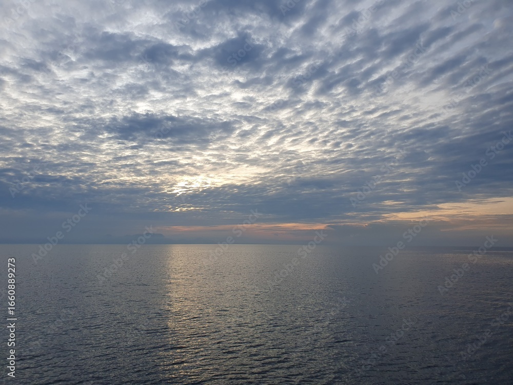 Obraz premium sunset over the sea