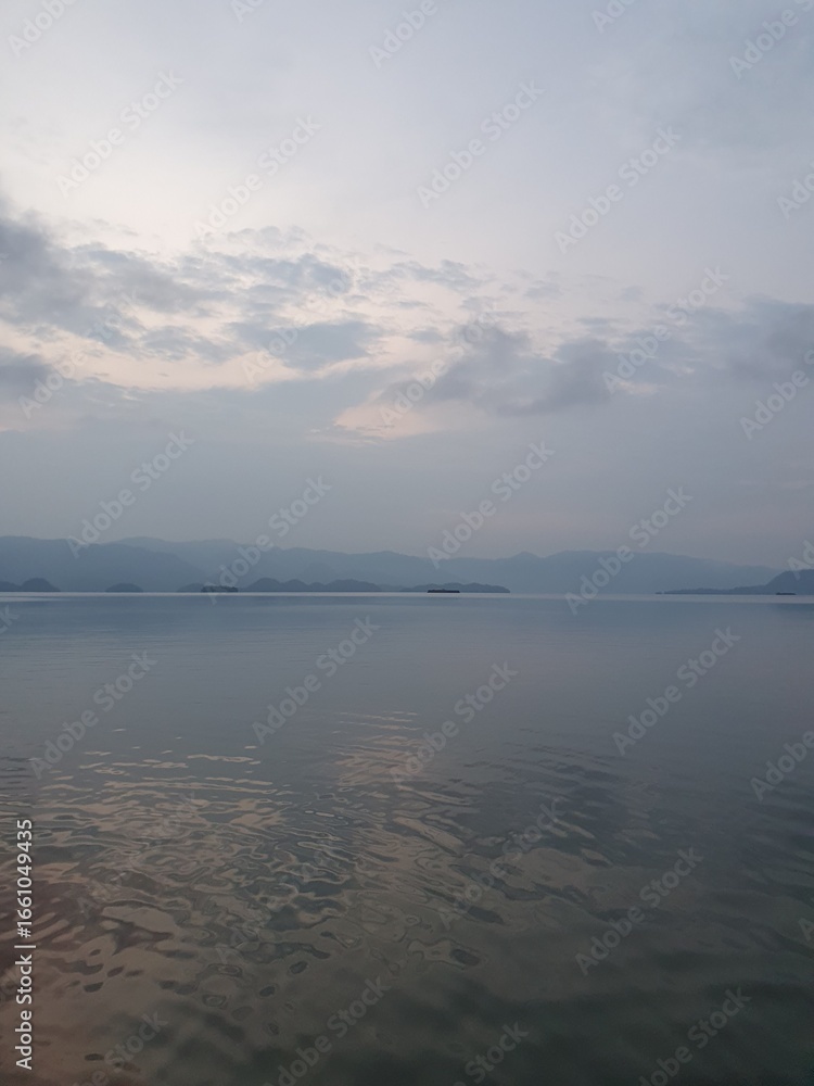 Fototapeta premium sunrise over the sea