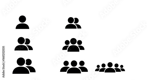 Group of people icons illustrating team growth and size progression