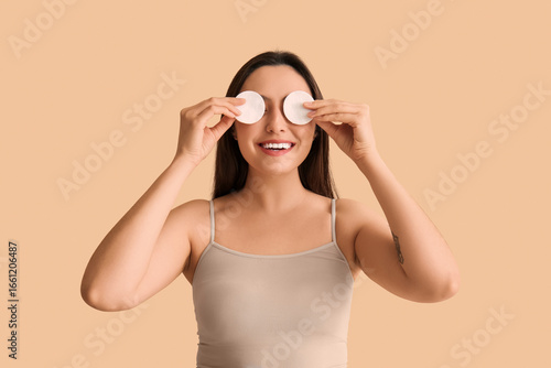 Happy young woman with cott...