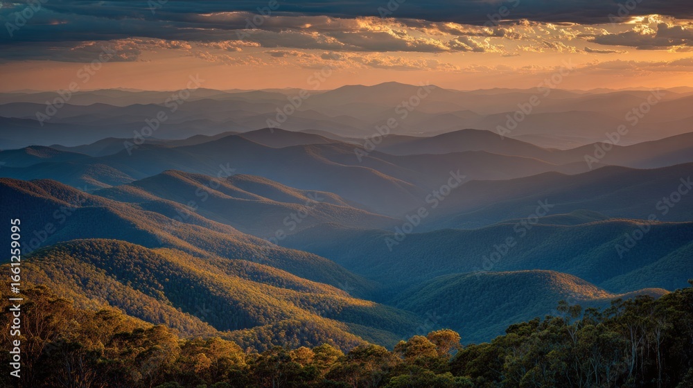 Obraz premium Mountain range sunset panorama
