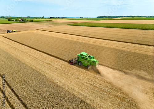combine harvester harvestin...