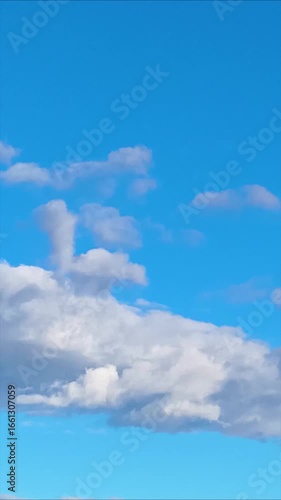 流れる雲と青空のタイムラプス　夏　8月