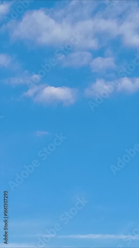 流れる雲と青空のタイムラプス　夏　8月