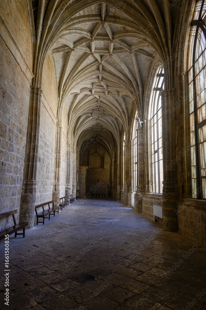 Obraz premium Gothic vaulted corridor of the cloister in the Cathedral of San Antolin in Palencia