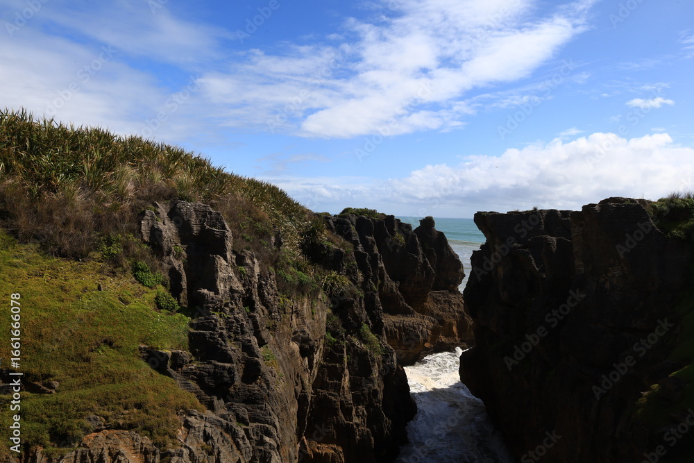 Fototapeta premium The Pancake Rocks are a coastal rock formation at Punakaiki on the West Coast of the South Island of New Zealand.