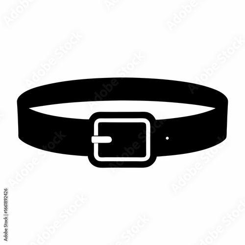 A simple black belt with a rectangle buckle for fashion