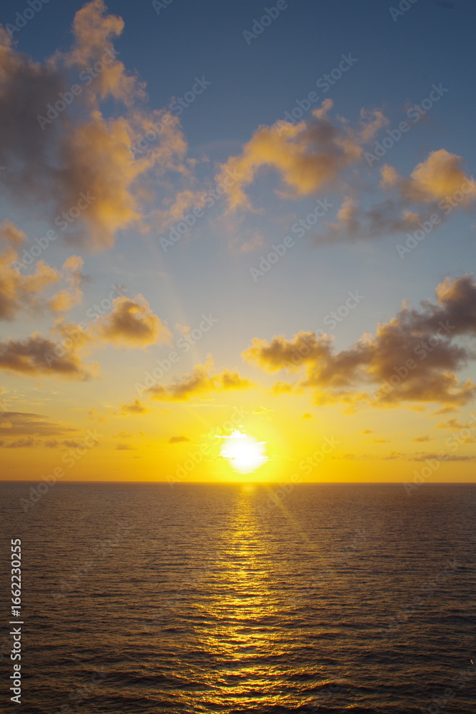 Obraz premium sunset over the sea