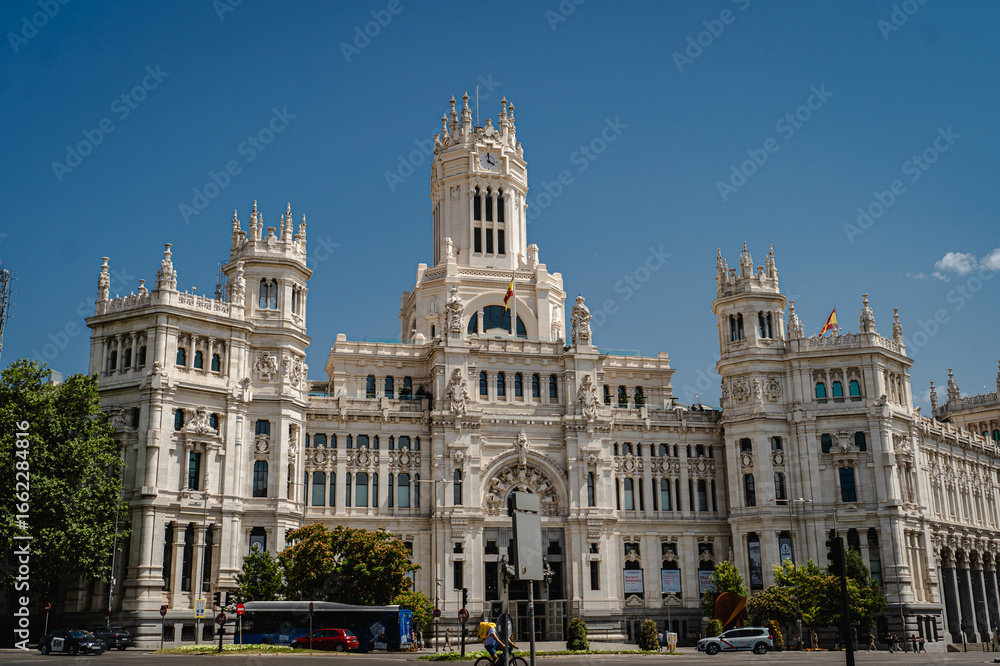 Naklejka premium Commercial stock images of Madrid in summer with Puerta del Sol, Spanish culture, lifestyle, friends, couples and architecture of Spain’s capital city
