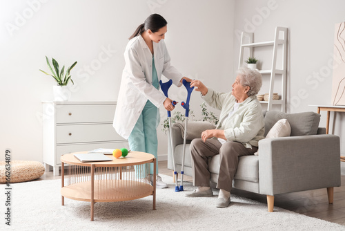 Senior woman and physical t...