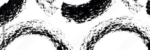 Grunge circles brush set. Black circle frames. Round line of black paint. Grunge round shapes. Circular ink brush stroke fro design elements.