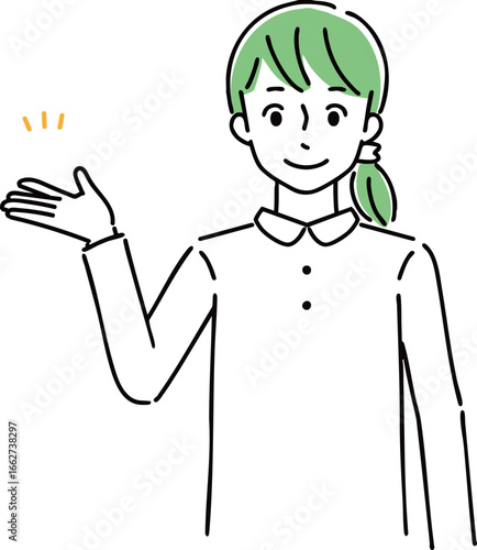 笑顔の若い女性