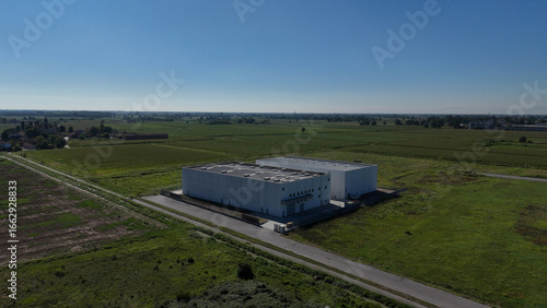 Fotografie Modern Data Center Facility in the Italian Countryside Offering Advanced Cloud S